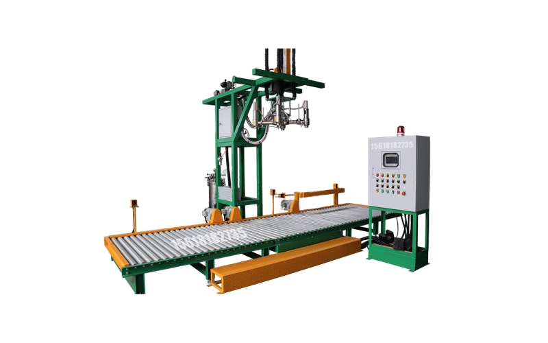 噸桶自動液體灌裝機 GAF-1500S4A